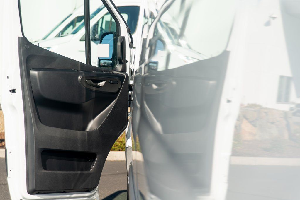 Thumbnail: 2025 Mercedes-Benz Sprinter - 22