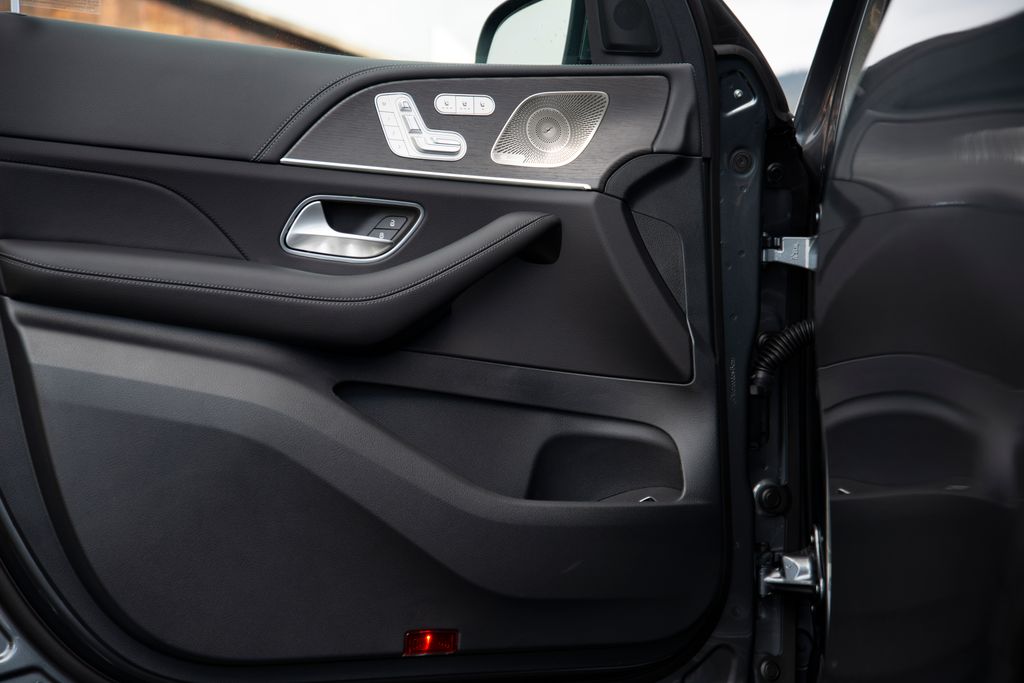 Thumbnail: 2026 Mercedes-Benz GLE - 9