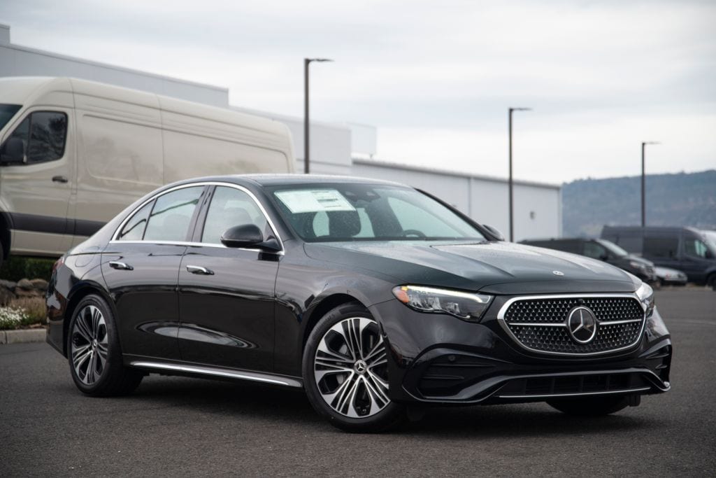 Thumbnail: 2026 Mercedes-Benz E-Class - 3