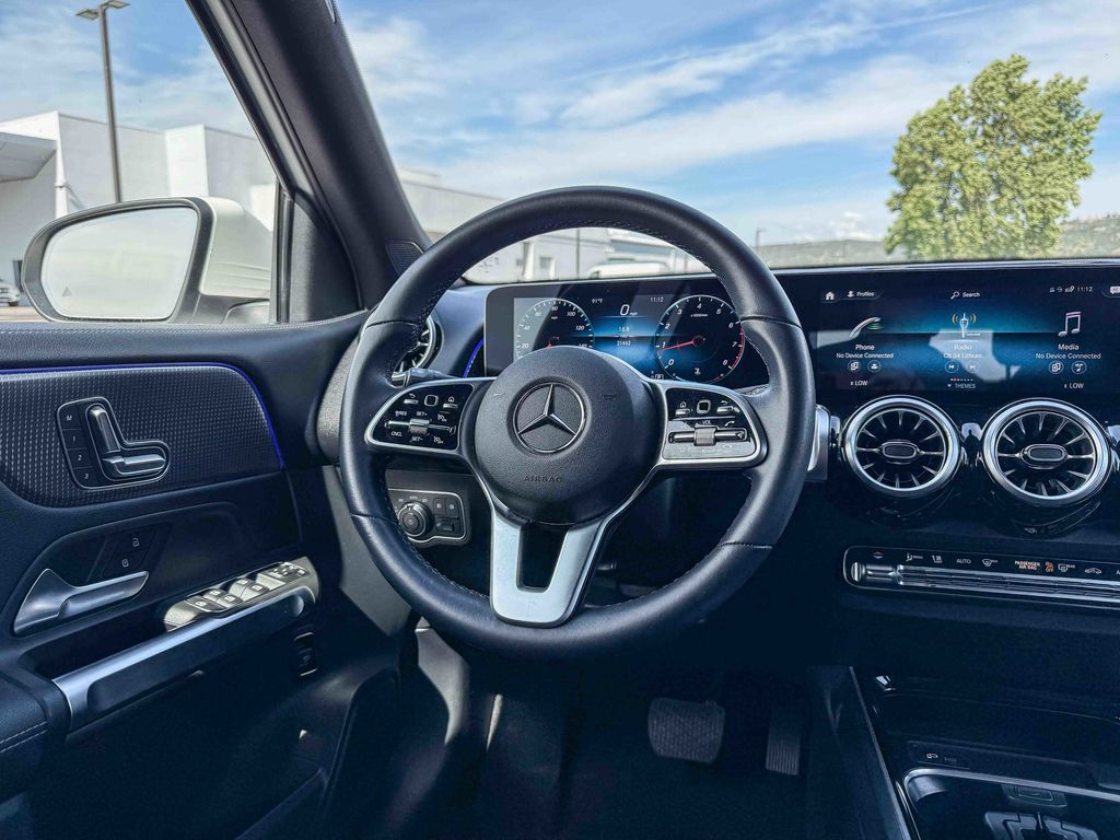 Thumbnail: 2022 Mercedes-Benz GLB - 15