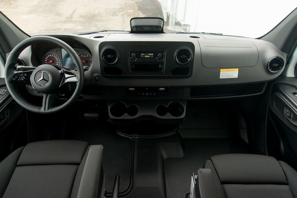 Thumbnail: 2025 Mercedes-Benz Sprinter - 35