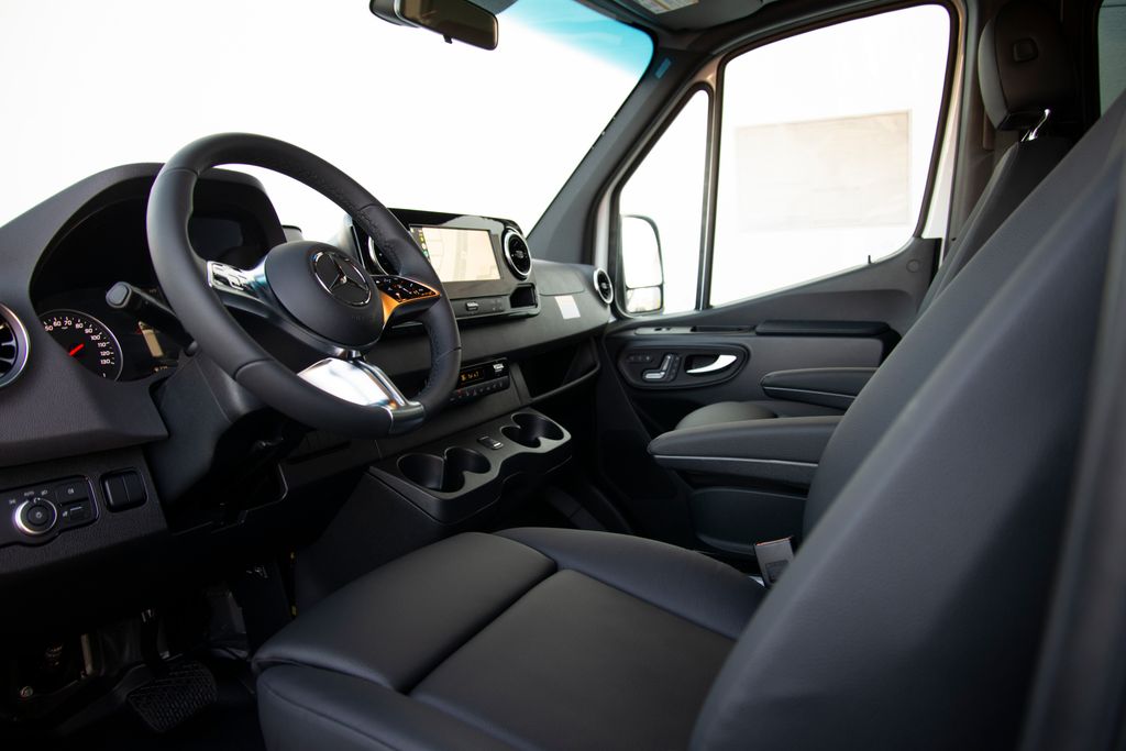Thumbnail: 2026 Mercedes-Benz Sprinter - 12