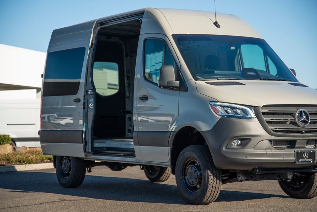 Thumbnail: 2026 Mercedes-Benz Sprinter - 3