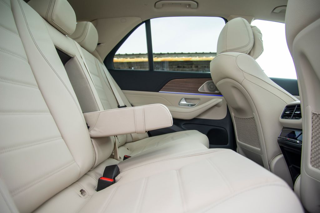 Thumbnail: 2026 Mercedes-Benz GLE - 14