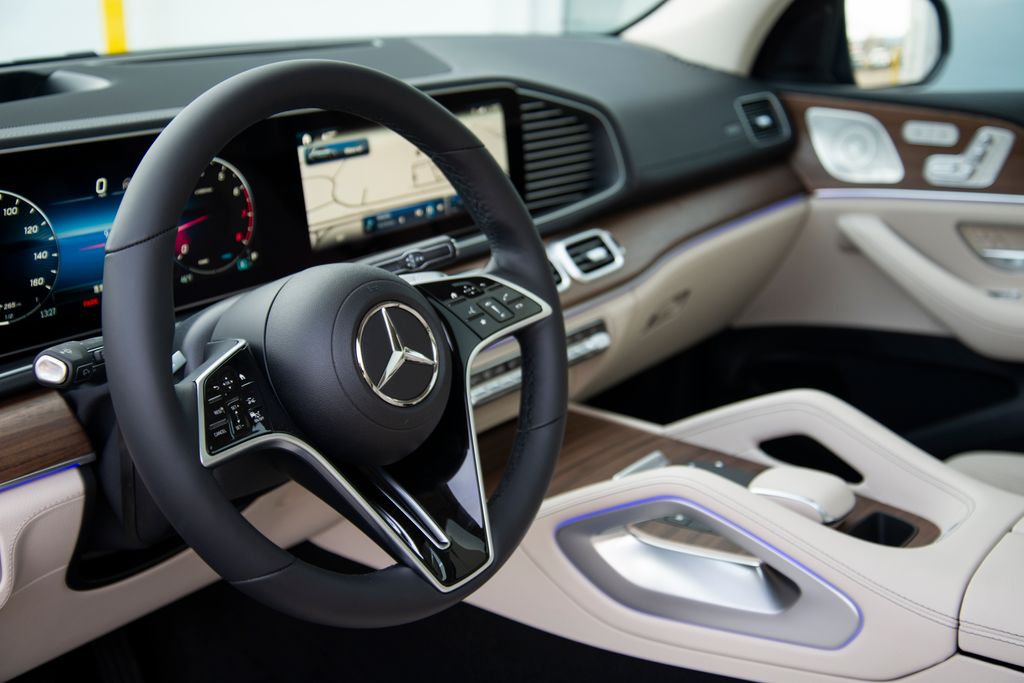 Thumbnail: 2026 Mercedes-Benz GLE - 15