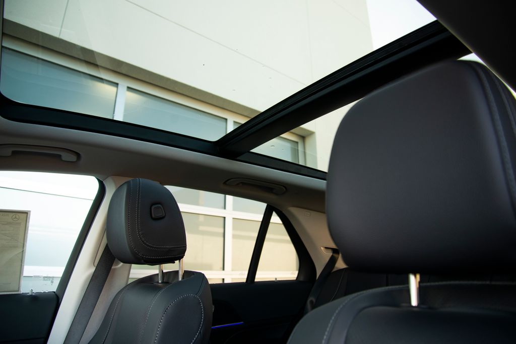 Thumbnail: 2026 Mercedes-Benz GLE - 12