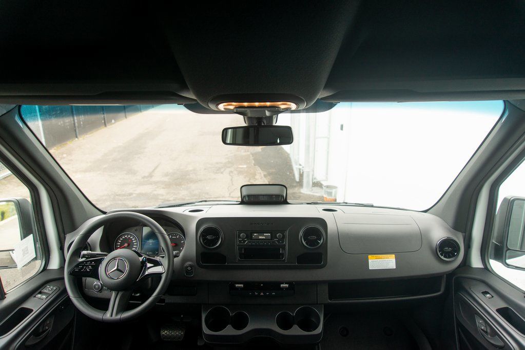 Thumbnail: 2025 Mercedes-Benz Sprinter - 34