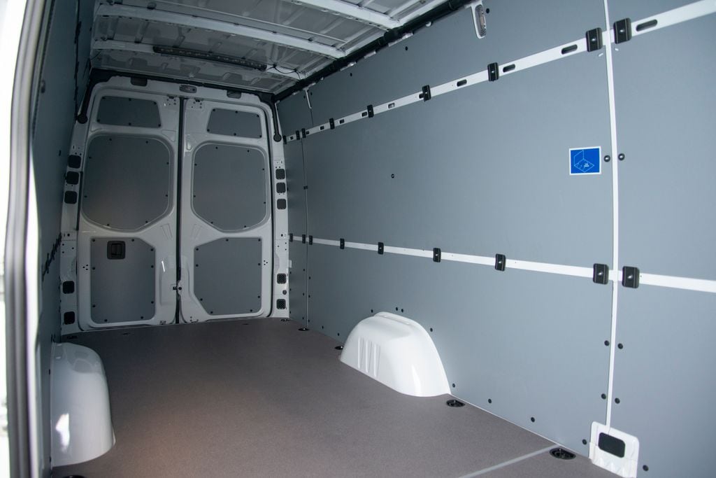 Thumbnail: 2026 Mercedes-Benz Sprinter - 22