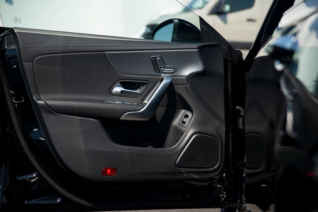 Thumbnail: 2025 Mercedes-Benz CLA - 17