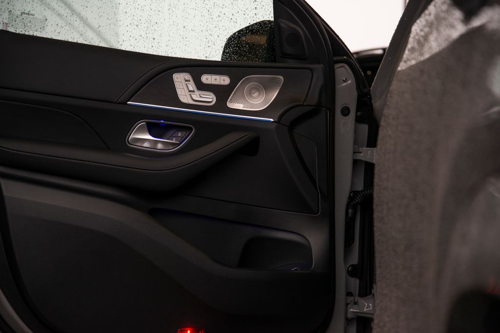 Thumbnail: 2026 Mercedes-Benz GLE - 9