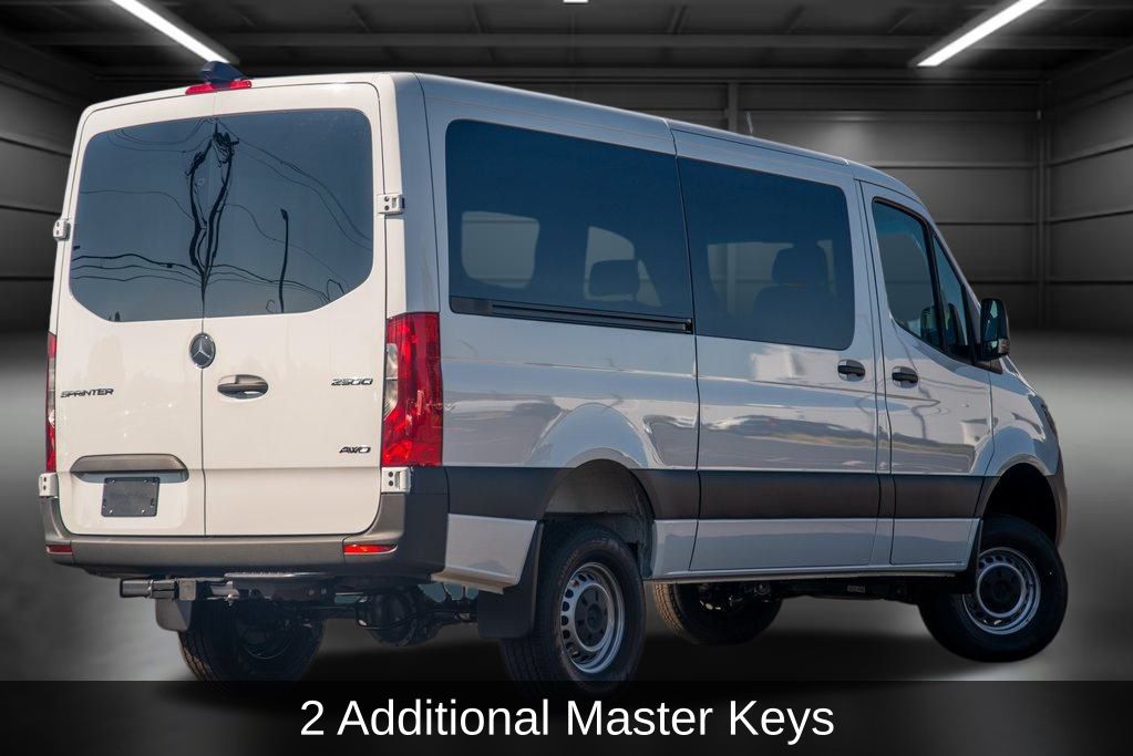 Thumbnail: 2025 Mercedes-Benz Sprinter - 11