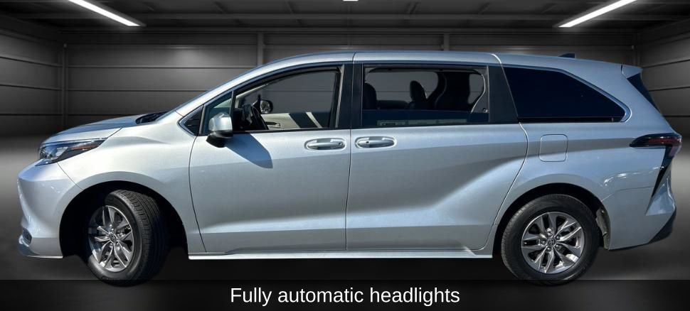 Thumbnail: 2024 Toyota Sienna - 8