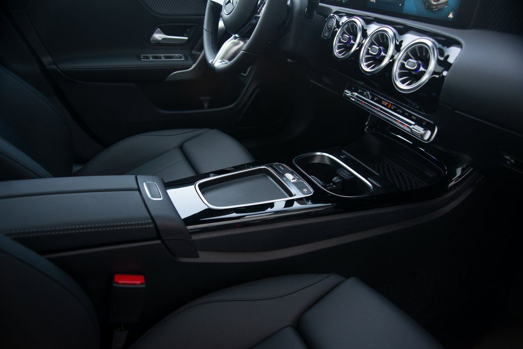 Thumbnail: 2025 Mercedes-Benz CLA - 31