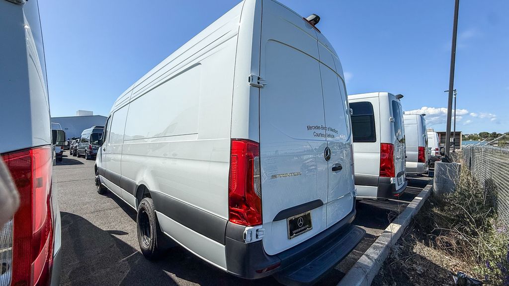 Thumbnail: 2025 Mercedes-Benz Sprinter - 7