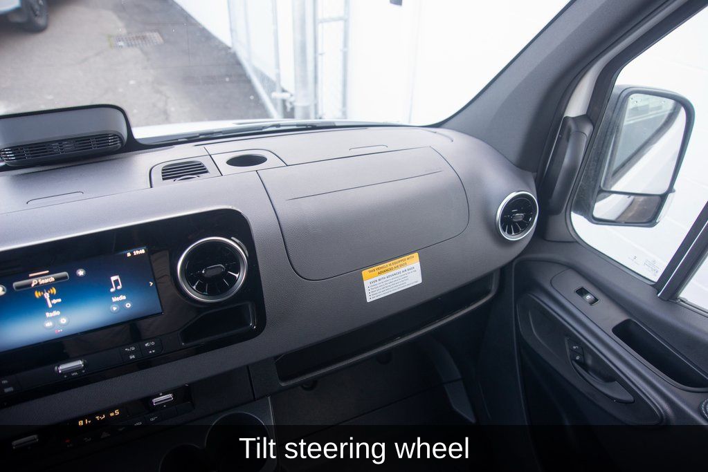 Thumbnail: 2025 Mercedes-Benz Sprinter - 34