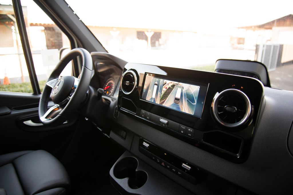 Thumbnail: 2026 Mercedes-Benz Sprinter - 16