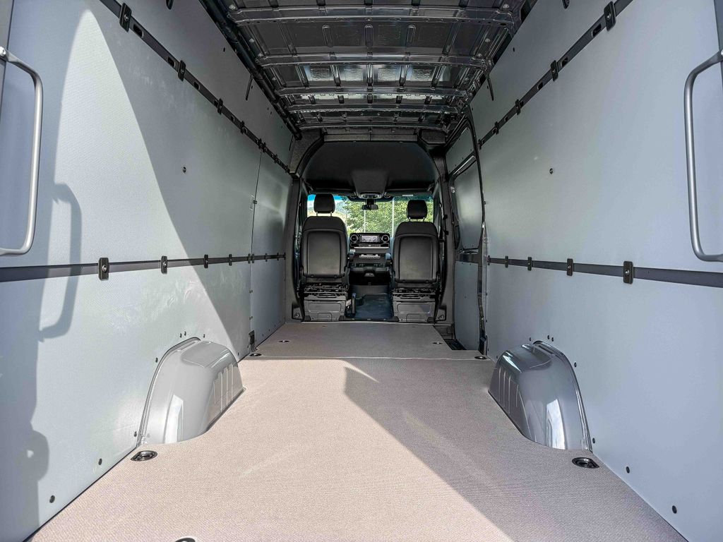 Thumbnail: 2026 Mercedes-Benz Sprinter - 27
