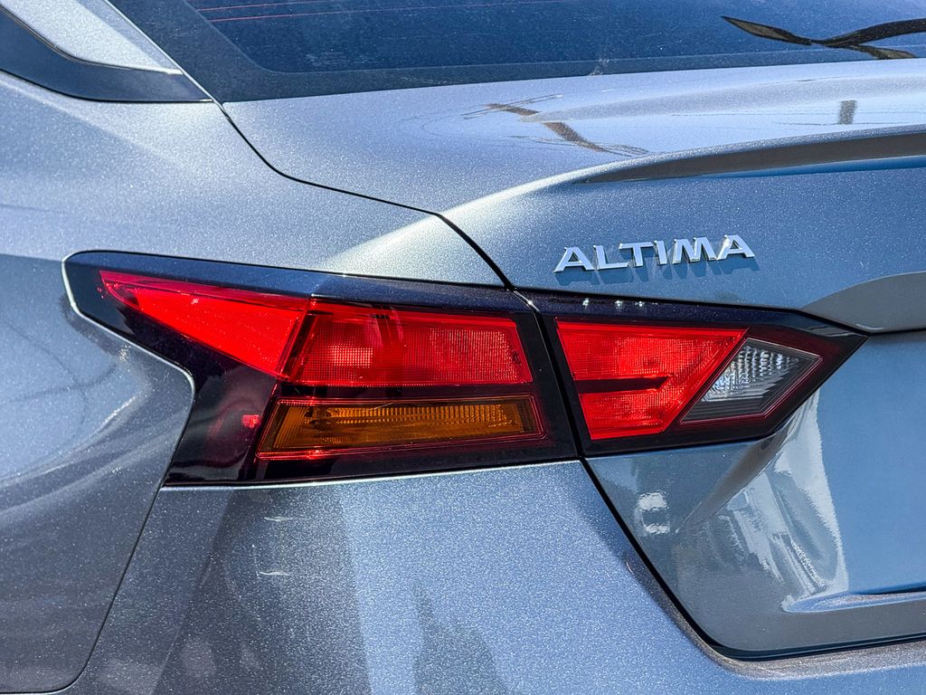 Thumbnail: 2022 Nissan Altima - 8