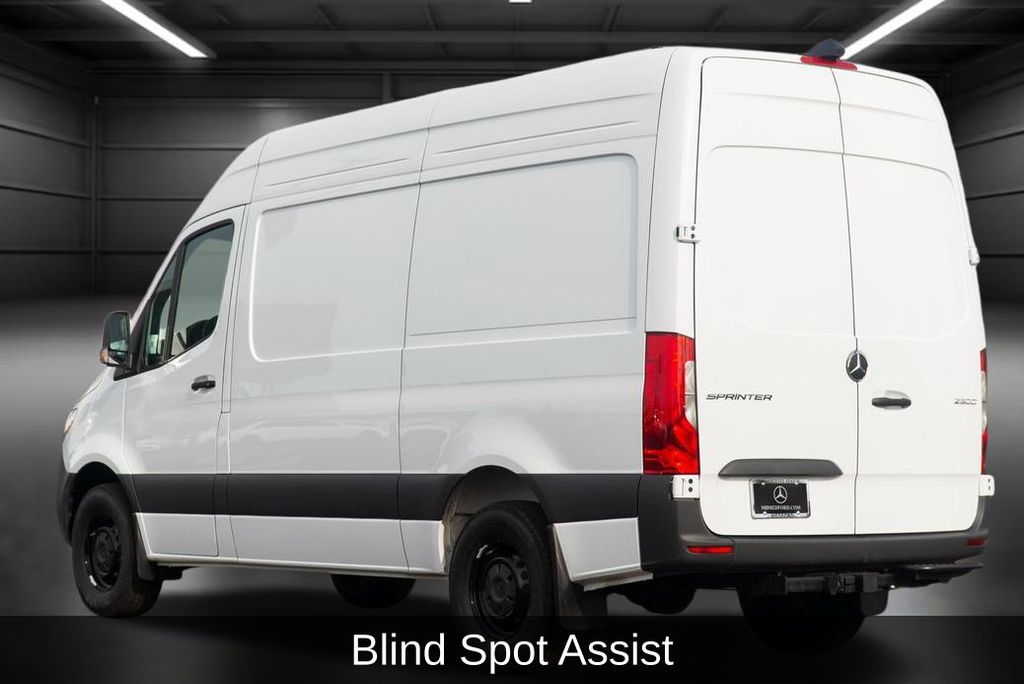 Thumbnail: 2025 Mercedes-Benz Sprinter - 11