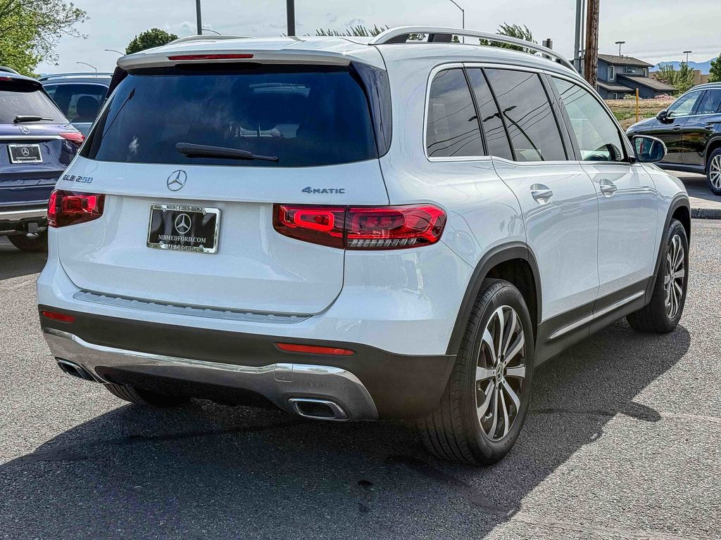 Thumbnail: 2022 Mercedes-Benz GLB - 6