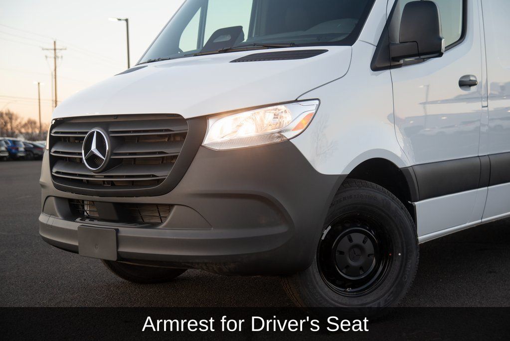 Thumbnail: 2025 Mercedes-Benz Sprinter - 16