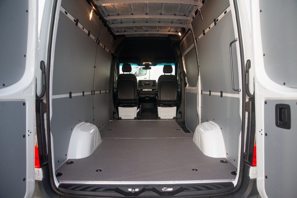 Thumbnail: 2025 Mercedes-Benz Sprinter - 40