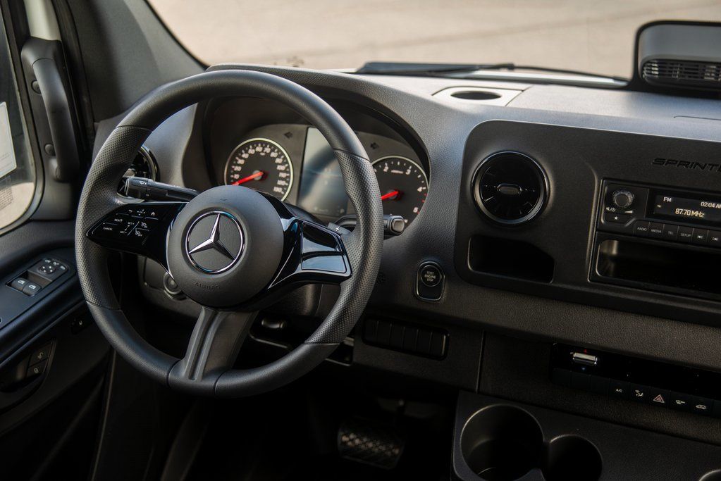 Thumbnail: 2025 Mercedes-Benz Sprinter - 36