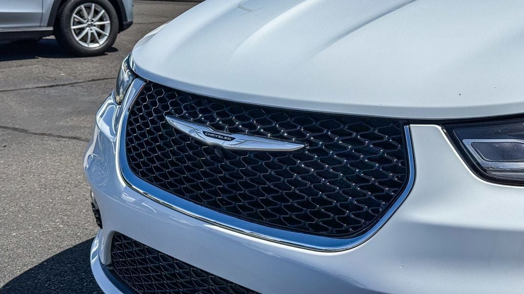 Thumbnail: 2023 Chrysler Pacifica - 2