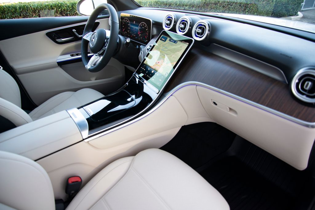 Thumbnail: 2026 Mercedes-Benz GLC - 18