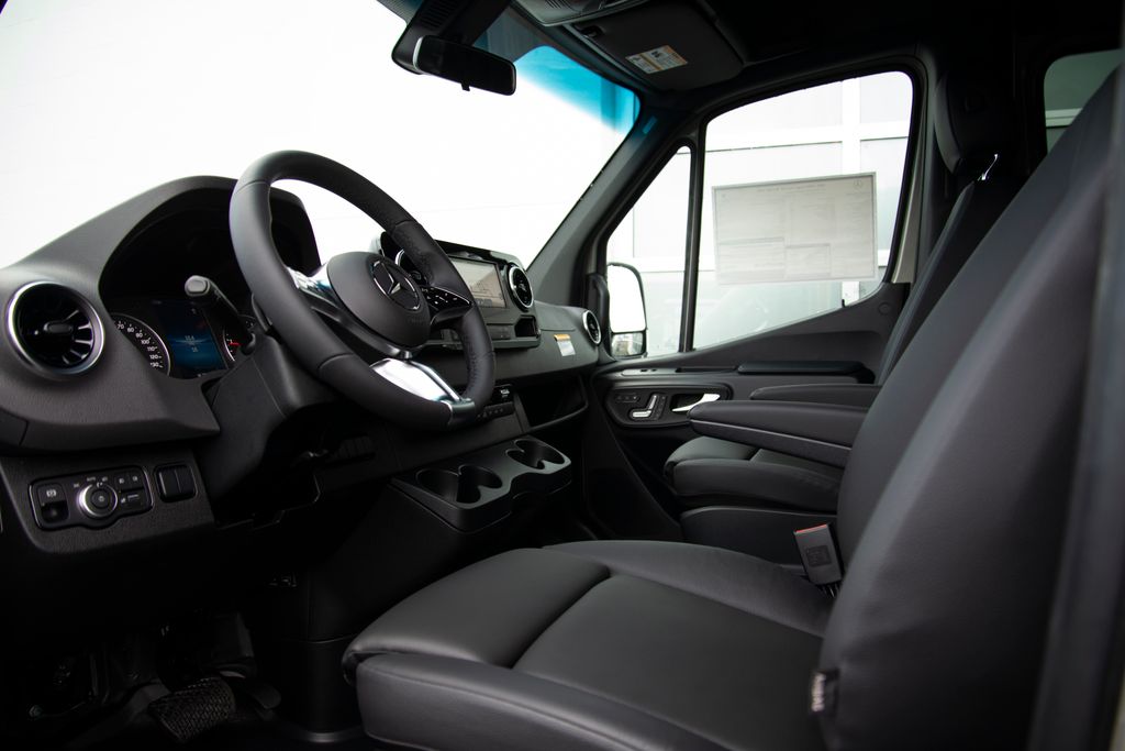 Thumbnail: 2026 Mercedes-Benz Sprinter - 12