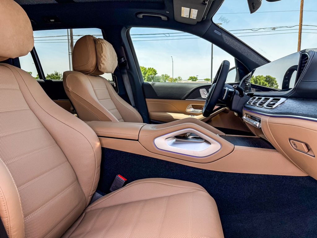 Thumbnail: 2026 Mercedes-Benz GLS - 16