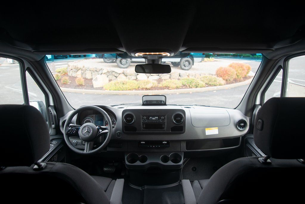 Thumbnail: 2025 Mercedes-Benz Sprinter - 30