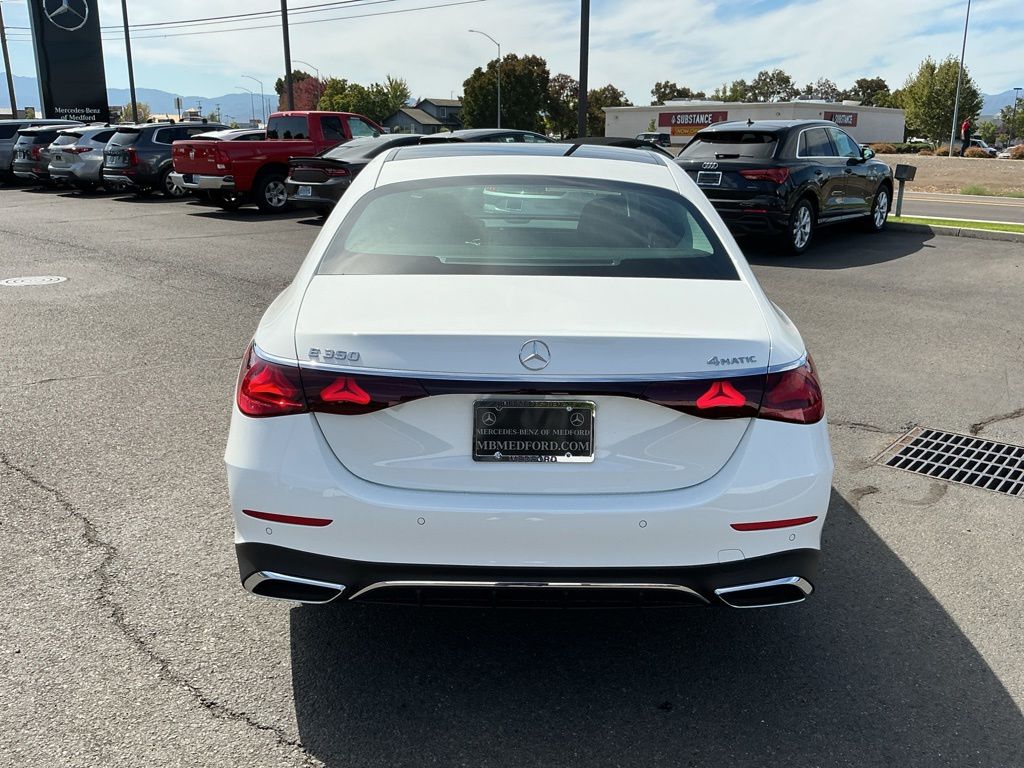 2027 Mercedes-Benz E-Class E350 - Photo 9