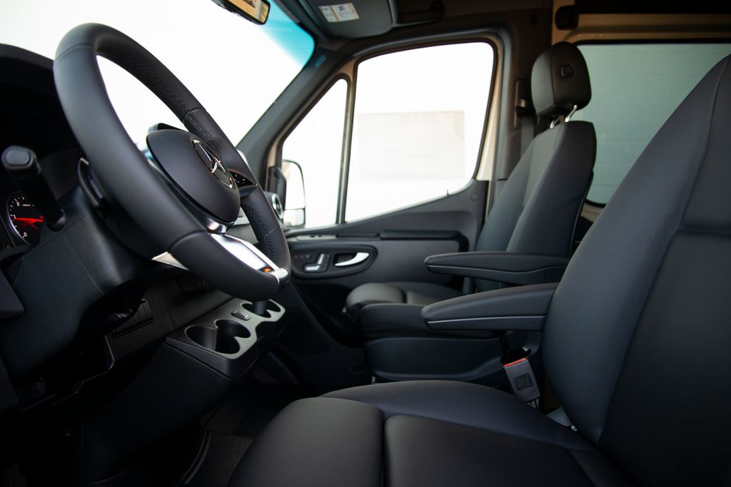 Thumbnail: 2026 Mercedes-Benz Sprinter - 12