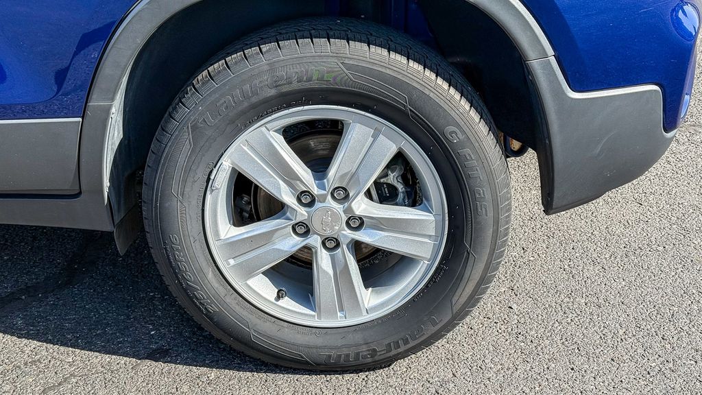 Thumbnail: 2017 Chevrolet Trax - 10