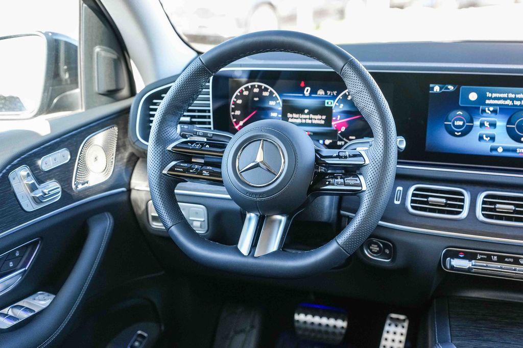 Thumbnail: 2026 Mercedes-Benz GLS - 15