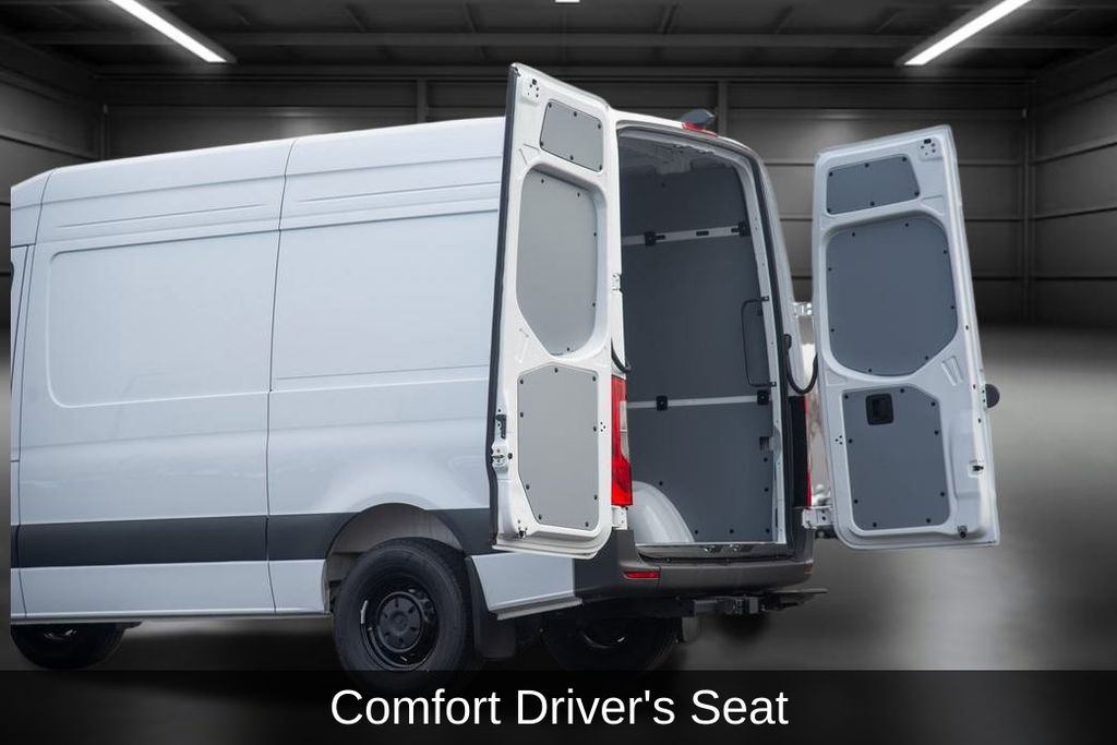 Thumbnail: 2025 Mercedes-Benz Sprinter - 21