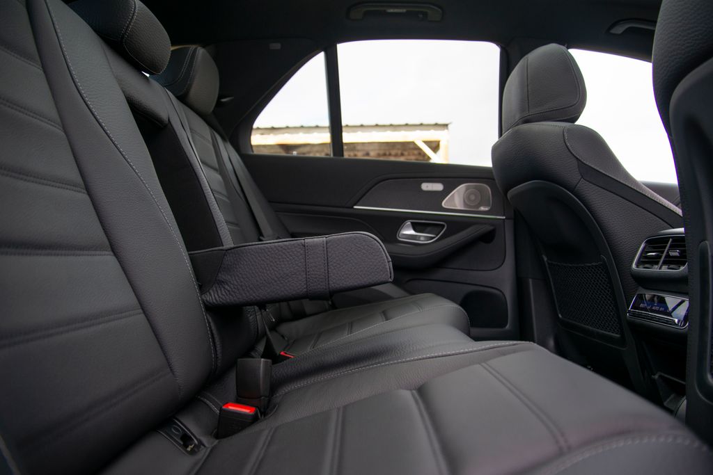 Thumbnail: 2026 Mercedes-Benz GLE - 14