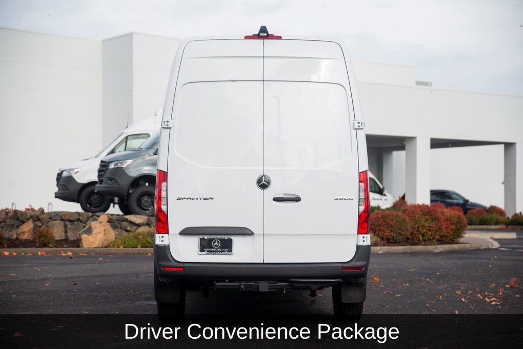Thumbnail: 2025 Mercedes-Benz Sprinter - 4