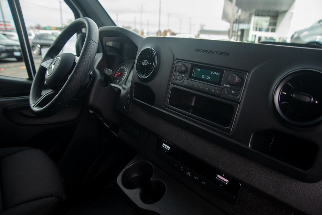 Thumbnail: 2025 Mercedes-Benz Sprinter - 33