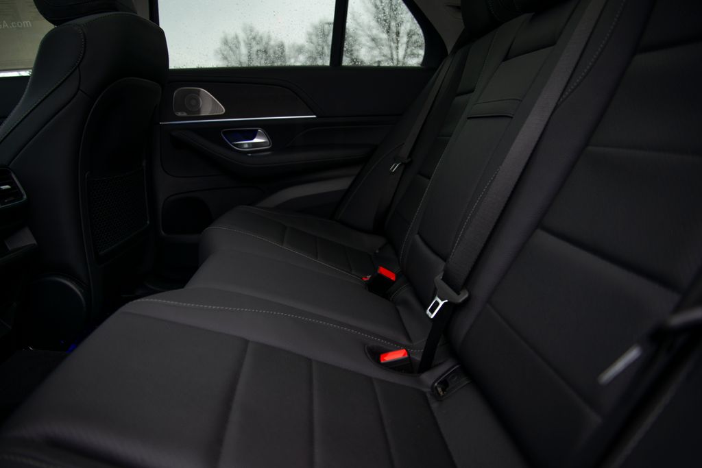 Thumbnail: 2026 Mercedes-Benz GLE - 13