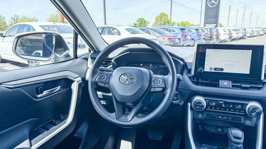 Thumbnail: 2025 Toyota RAV4 - 16