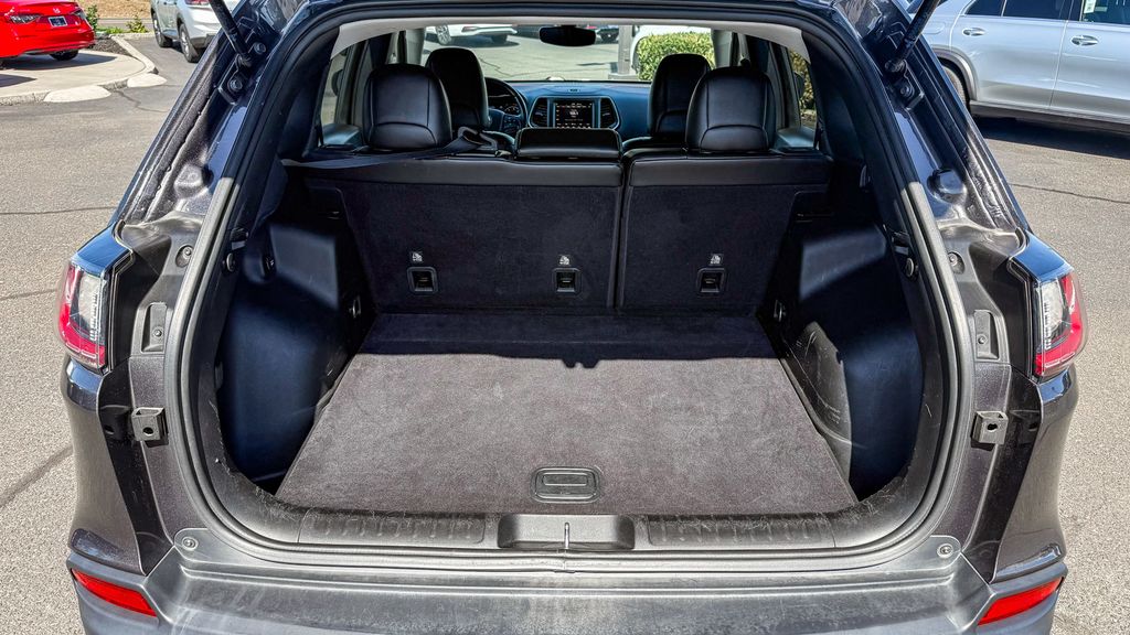 Thumbnail: 2019 Jeep Cherokee - 27