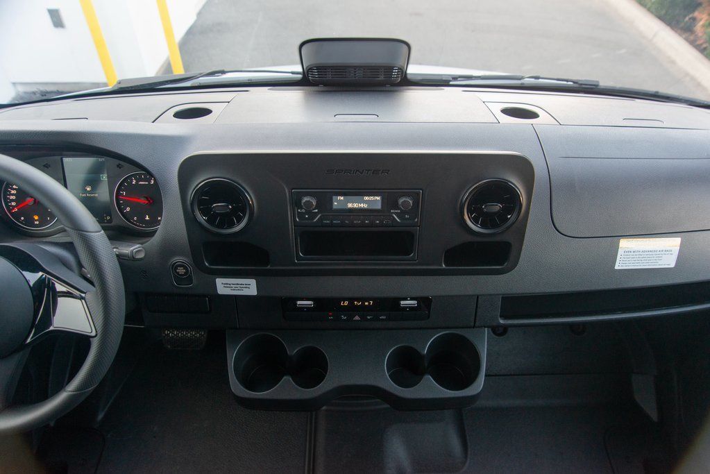 Thumbnail: 2025 Mercedes-Benz Sprinter - 27