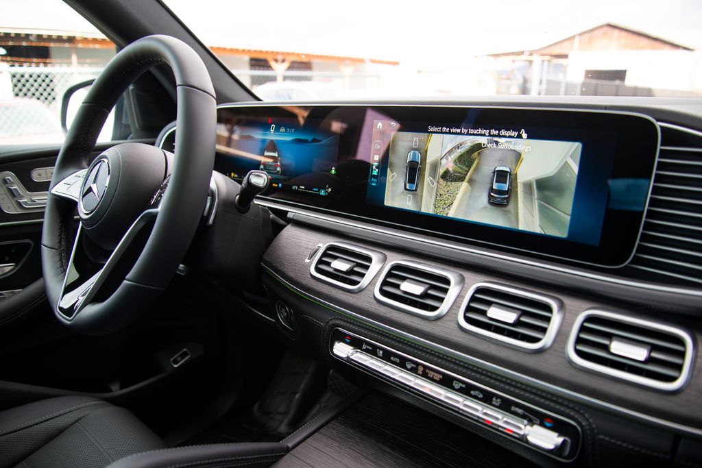 Thumbnail: 2026 Mercedes-Benz GLE - 20