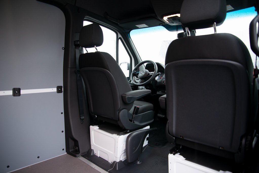 Thumbnail: 2026 Mercedes-Benz Sprinter - 17