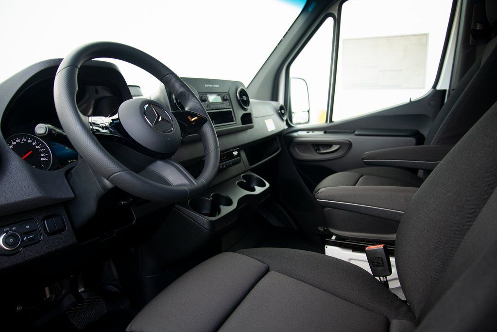 Thumbnail: 2026 Mercedes-Benz Sprinter - 12