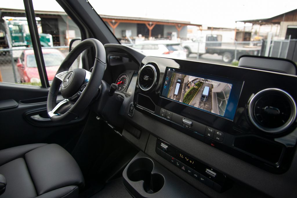 Thumbnail: 2026 Mercedes-Benz Sprinter - 16