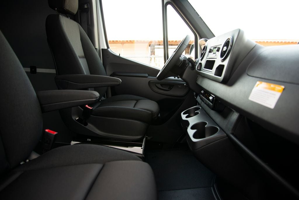 Thumbnail: 2026 Mercedes-Benz Sprinter - 14