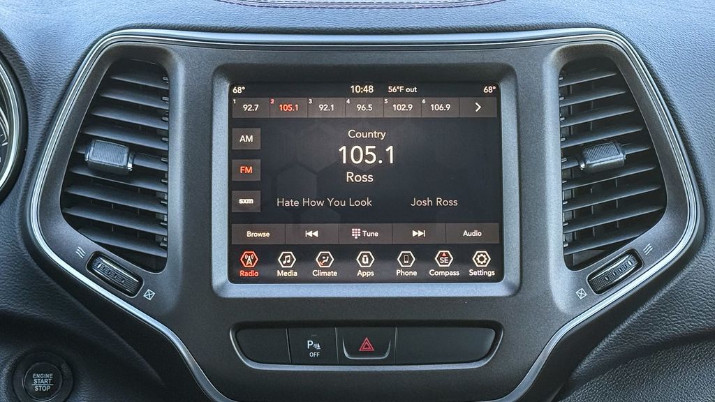 Thumbnail: 2019 Jeep Cherokee - 14